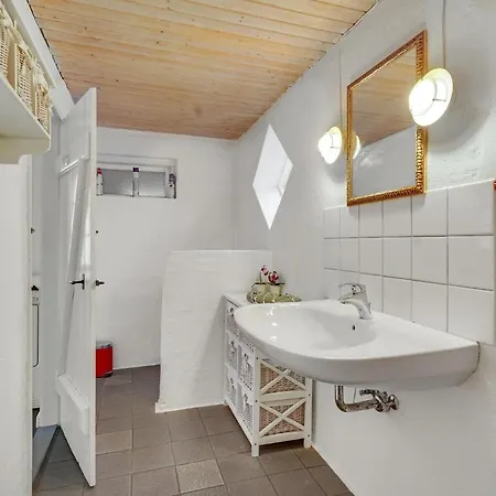 아파트 Cozy In Rudkobing With Kitchen